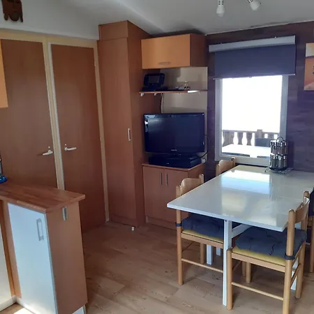 Mobil 6 Places Le Pujol 假日公园